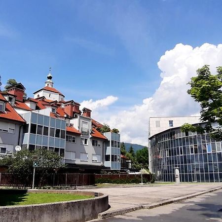 Divine Hideaway Apartment Камник Екстериор снимка