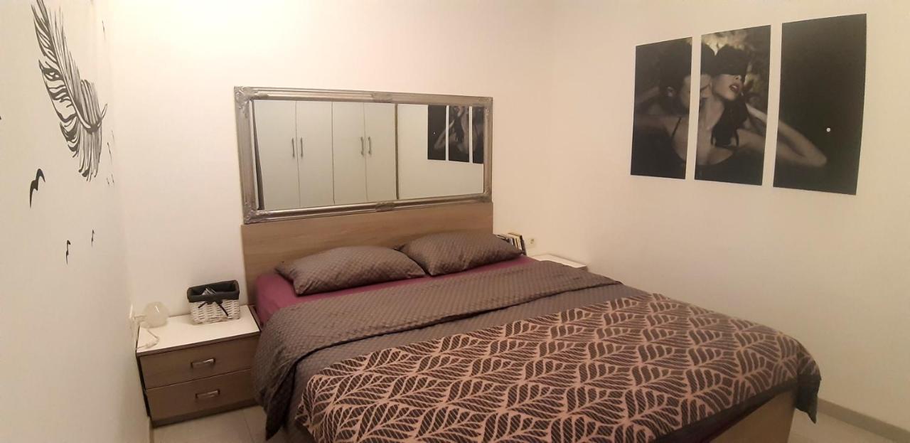Divine Hideaway Apartment Камник Екстериор снимка