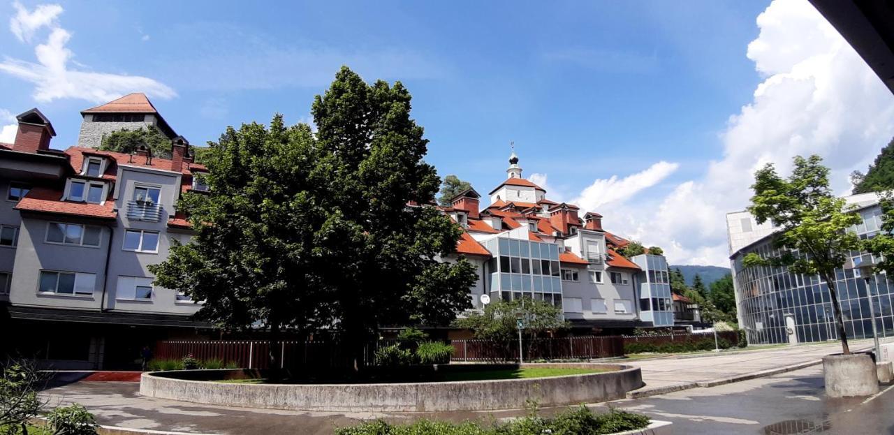 Divine Hideaway Apartment Камник Екстериор снимка