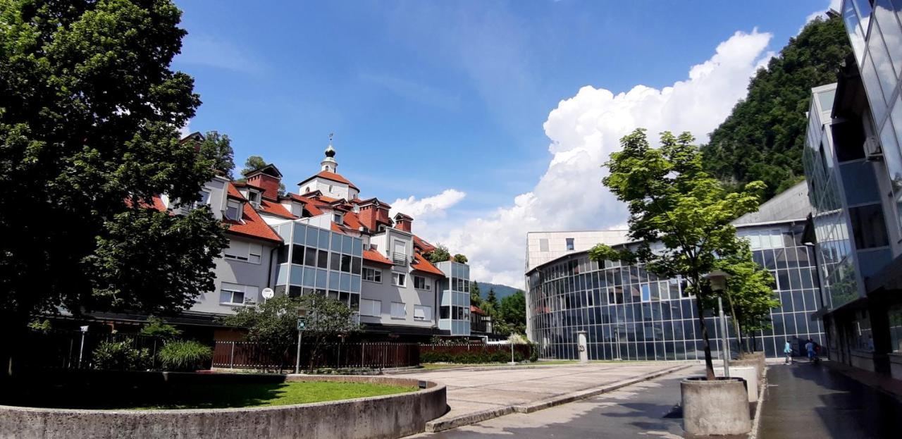 Divine Hideaway Apartment Камник Екстериор снимка